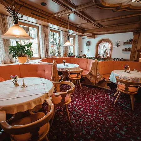 Aparthotel Dandler - Und *
