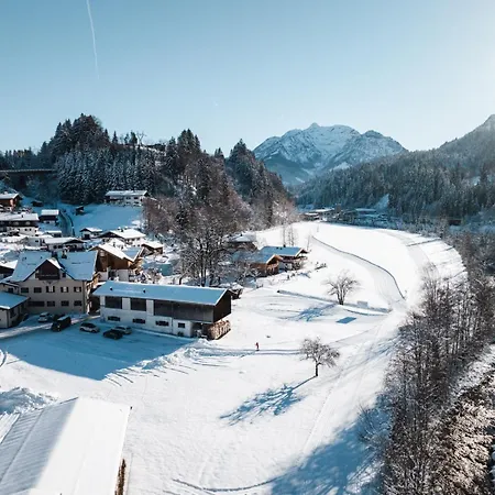 Zimmer & Ferienwohnungen Dandler 4*